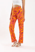 كارينا بنطال بنقشة زيبرا خصر مرتفع ملون