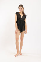 كارينا بيبي دول برقبة على شكل حرف V أسود