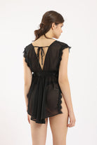 كارينا بيبي دول برقبة على شكل حرف V أسود