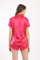 كارينا طقم بيجامة ستان شورت وبلوزة فوشيا