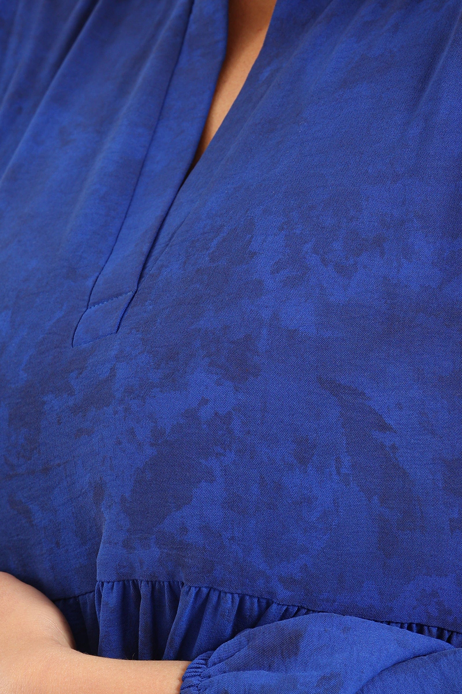 كارينا فستان ميدي متعدد الالوان كم طويل ملون