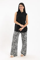 كارينا قميص سادة بأزرار أمامية وبياقة كت