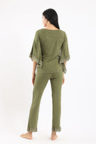 كارينا طقم بيجامة بأطراف دانتيل