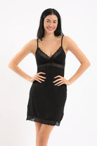 كارينا قميص نوم دانتيل بحمالات