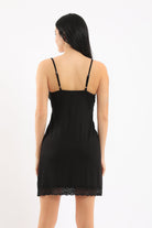 كارينا قميص نوم دانتيل بحمالات