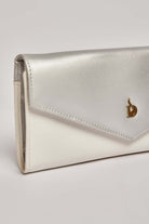 داليدرس محفظة نسائية جلد فضي وأبيض