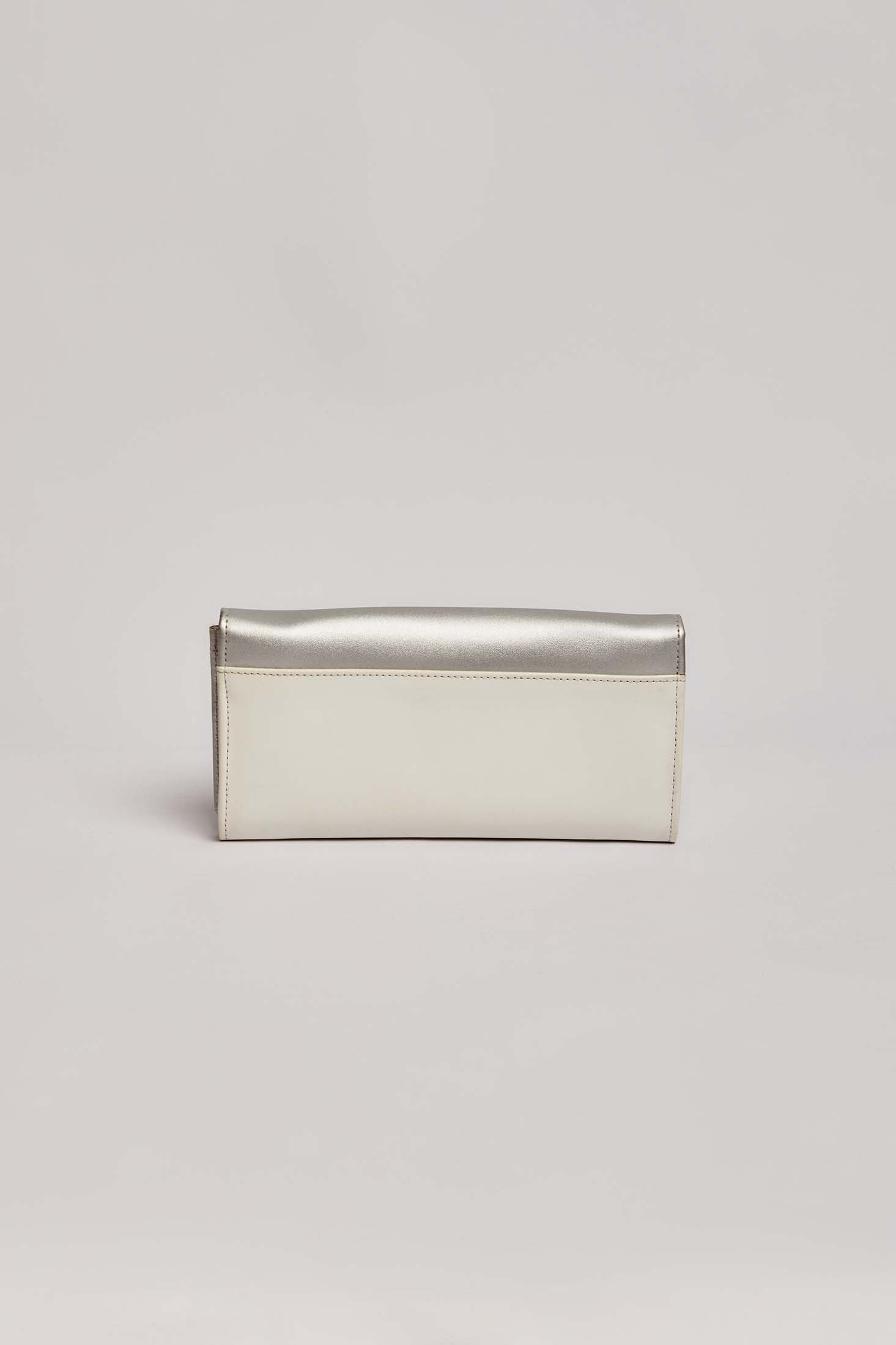 داليدرس محفظة نسائية جلد فضي وأبيض