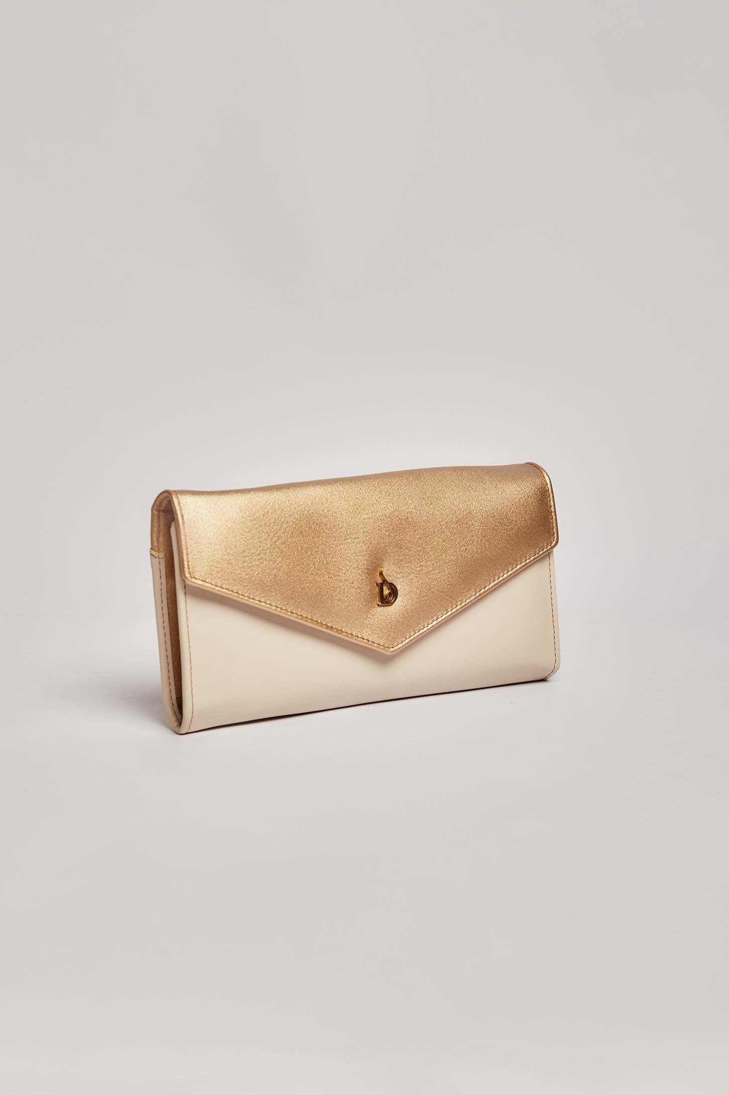 داليدرس محفظة نسائية جلد فضي وأبيض