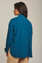 داليدرس بلوزة نسائية سادة بياقة وزرار