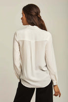 داليدرس قميص نسائي ابيض باازرار أوف وايت