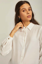 داليدرس قميص نسائي ابيض باازرار أوف وايت