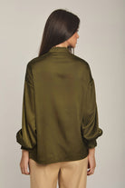 داليدرس قميص نسائي سادة باازرار زيتوني