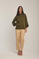 داليدرس قميص نسائي سادة باازرار زيتوني