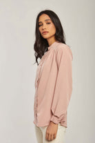 داليدرس قميص نسائي باازرار سادة وردي