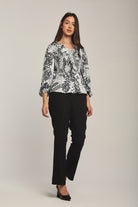 داليدرس بلوزة نسائية مزخرفة بكرانيش أسود