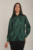 داليدرس بلوزة نسائية سادة بفيونكة عالرقبة أخضر