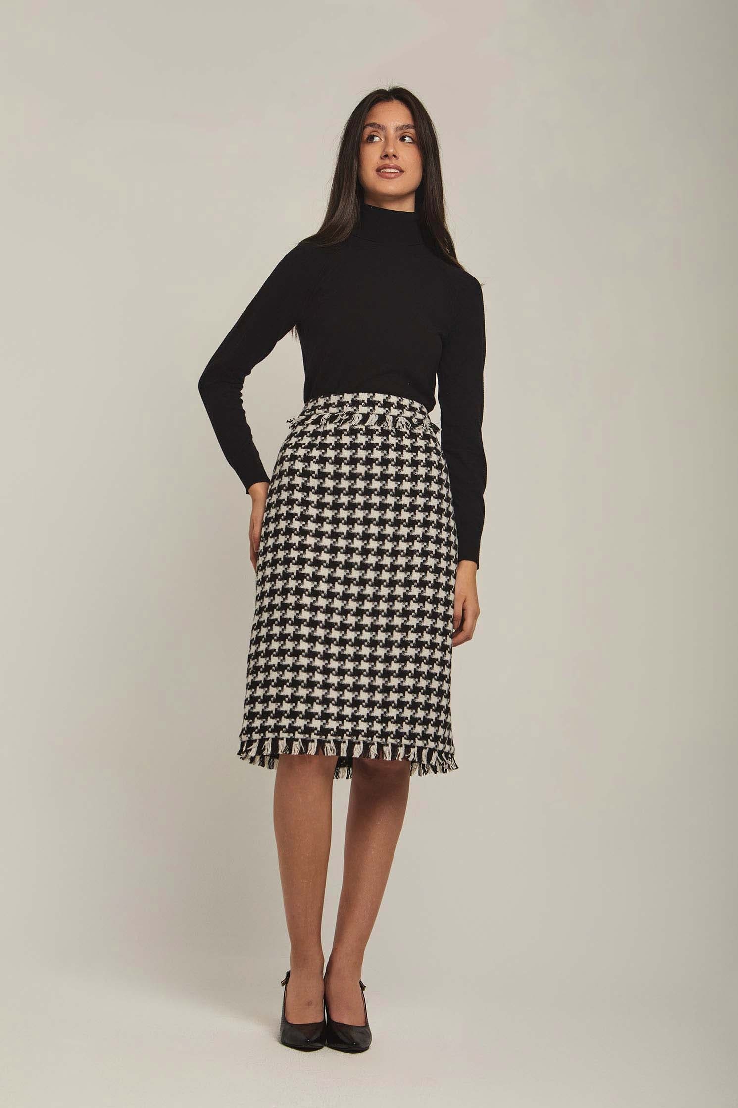 داليدرس تنورة نسائية قصيرة بكرانيش بني غامق