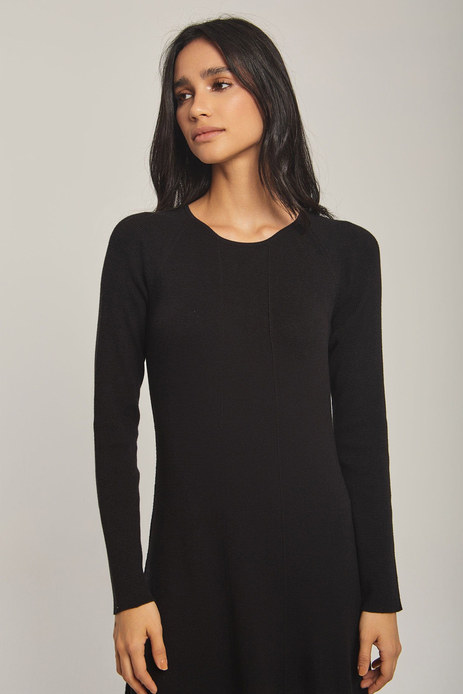 داليدرس فستان نسائي اسود ساده