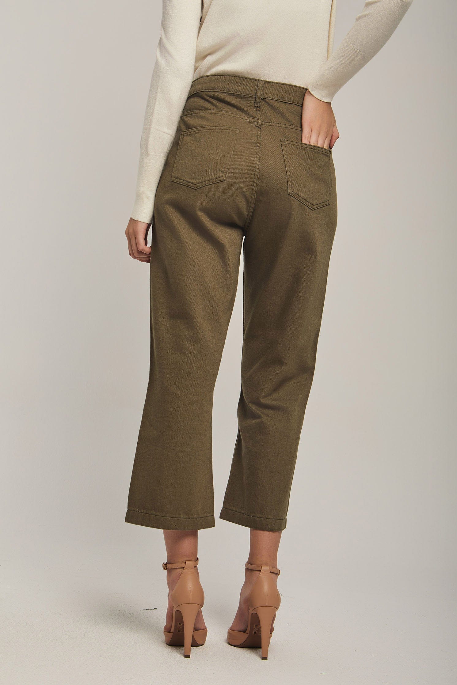 داليدرس بنطلون نسائي قصير واسع جينز زيتوني