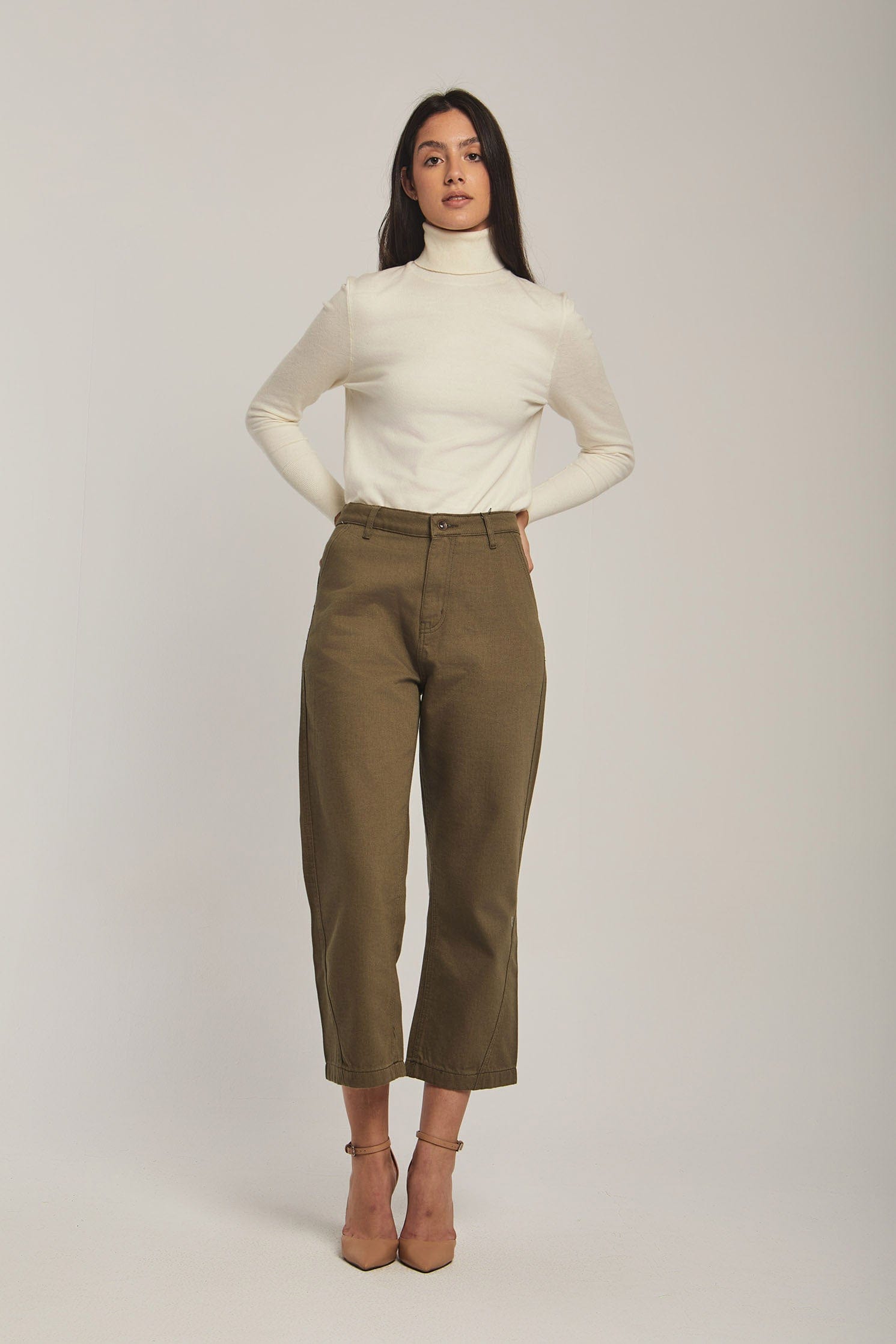 داليدرس بنطلون نسائي قصير واسع جينز زيتوني