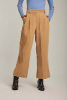 داليدرس بنطال نسائي مضلع بكسرات أصفر شاحب