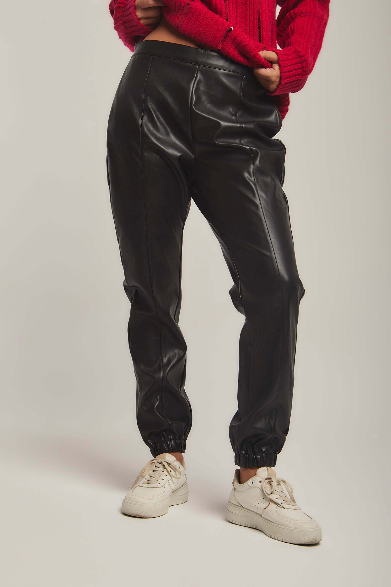 داليدرس بنطال نسائي جلد بجزء مطاطي أسود