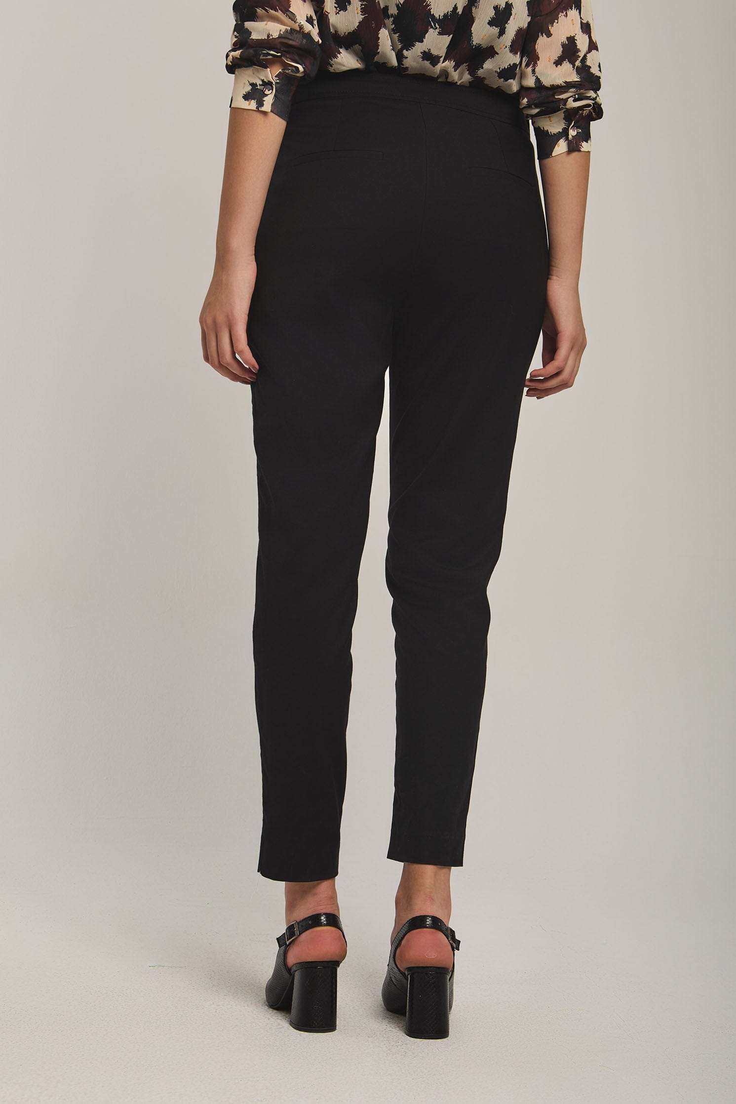 داليدرس بنطال نسائي رمي سادة بأزرار على الجانبين أسود