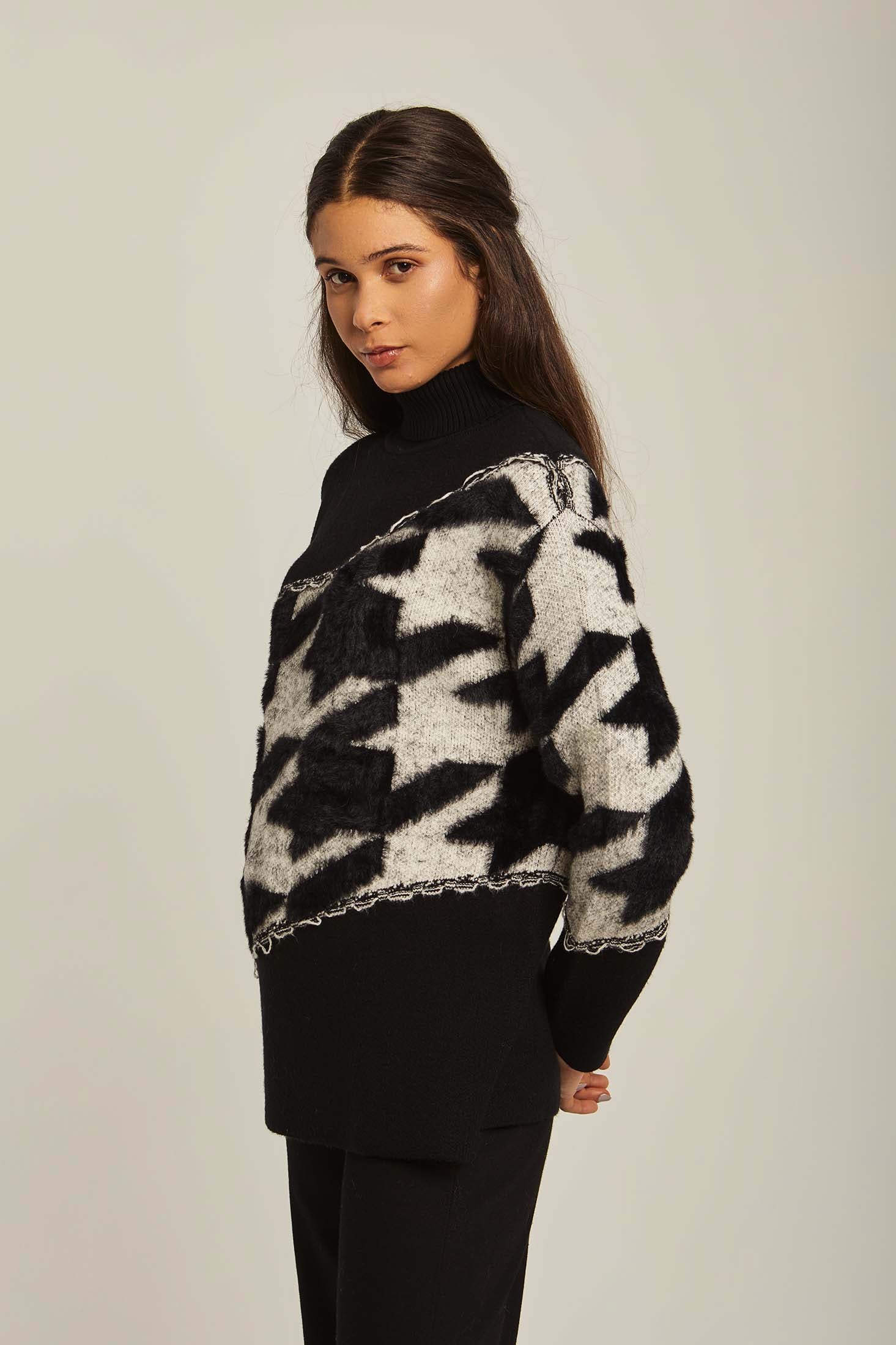 داليدرس بلوفر نسائي منسوج برقبة مرتفعة أسود