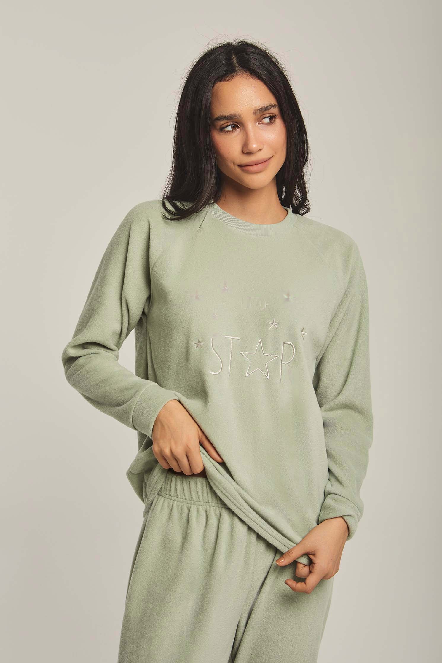 داليدرس بيجامة نسائية بتطريز خفيف على الصدر