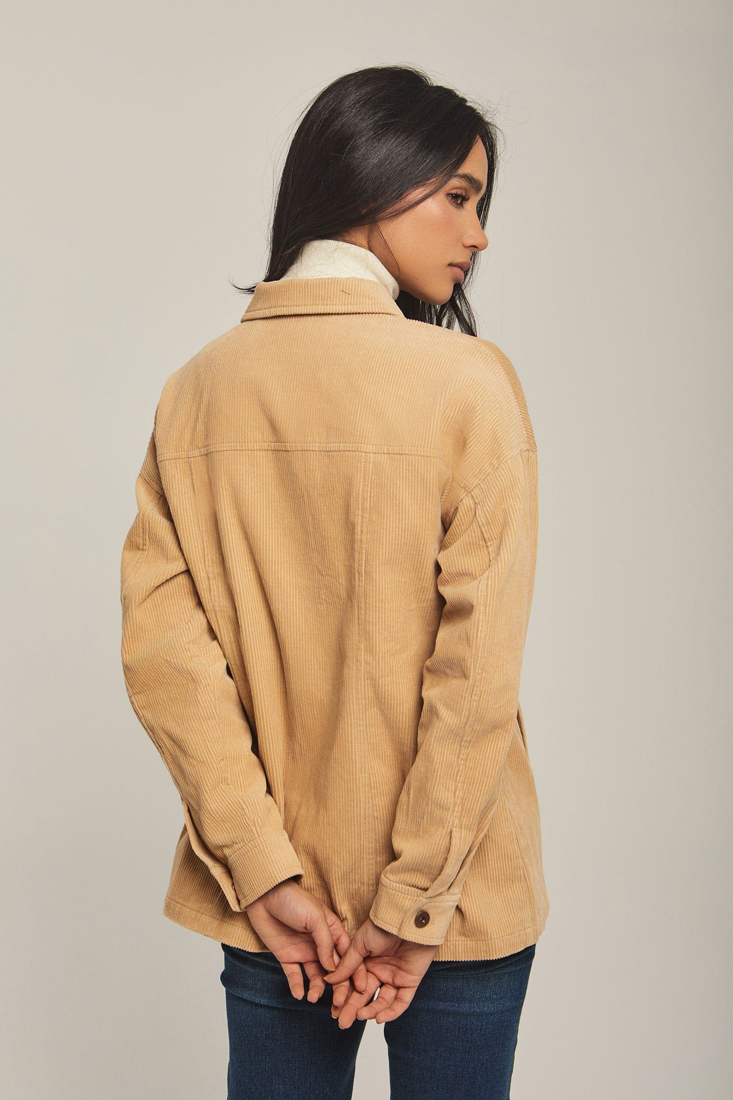 داليدرس جاكت نسائي سادة بجيوب وازارار أصفر شاحب