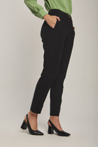 داليدرس بنطال نسائي ضيق رسمي بتوكة على الخصر أسود