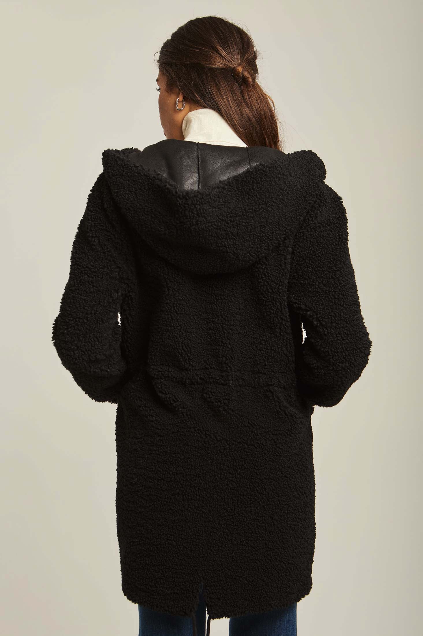 داليدرس جاكيت جلد طويل مزين بالفرو كم طويل نسائي أسود