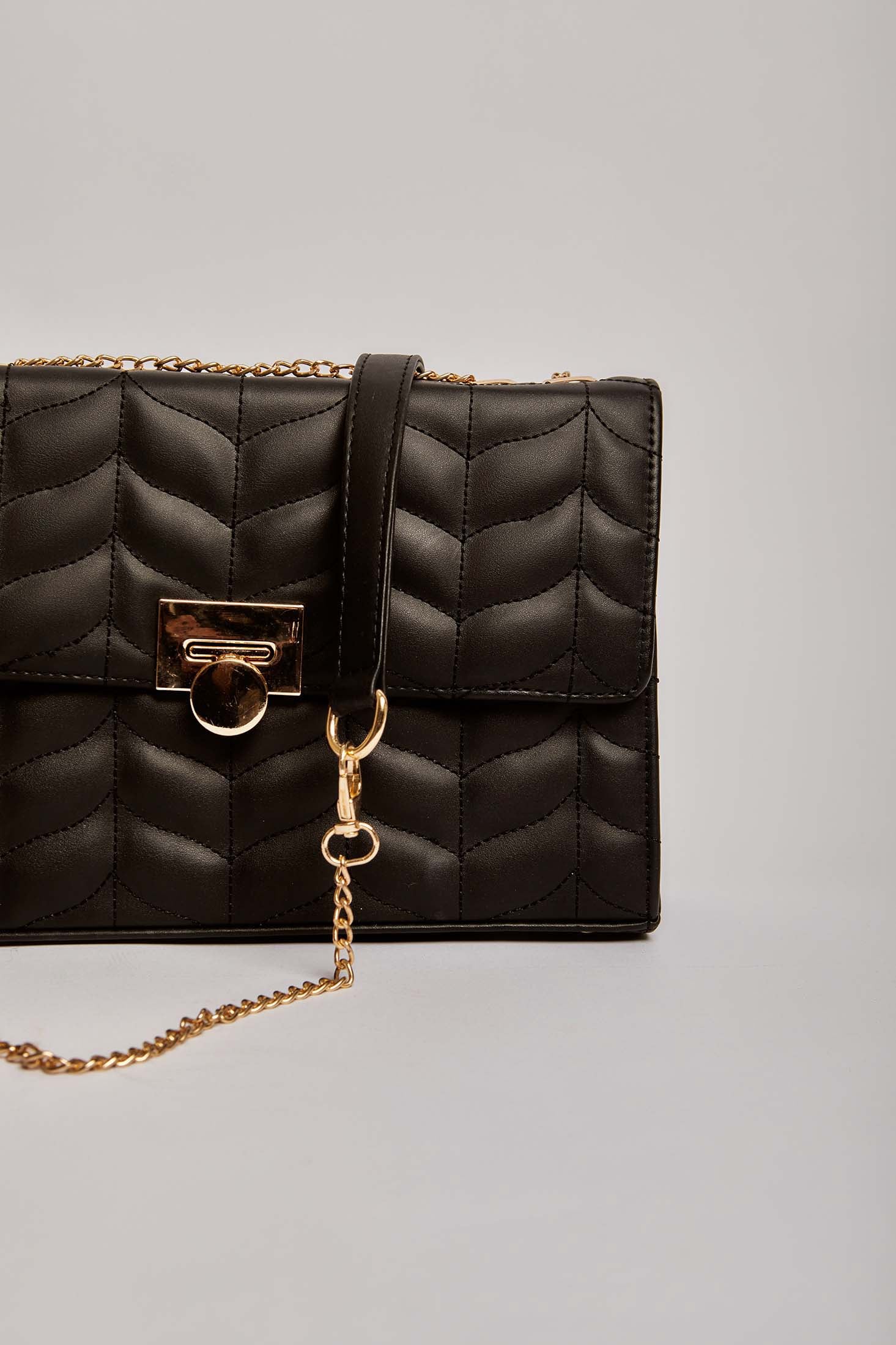 داليدرس شنطة جلد نسائي بيد سلسلة أسود