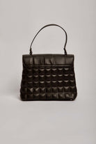 داليدرس شنطة حجلد نسائي مضلعة بكبسول أسود