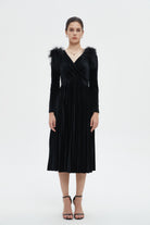 ميكا فستان نسائي بكم طويل وأزرار أمامية للركبة