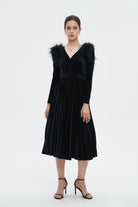 ميكا فستان نسائي بكم طويل وأزرار أمامية للركبة