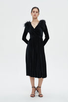 ميكا فستان نسائي بكم طويل وأزرار أمامية للركبة