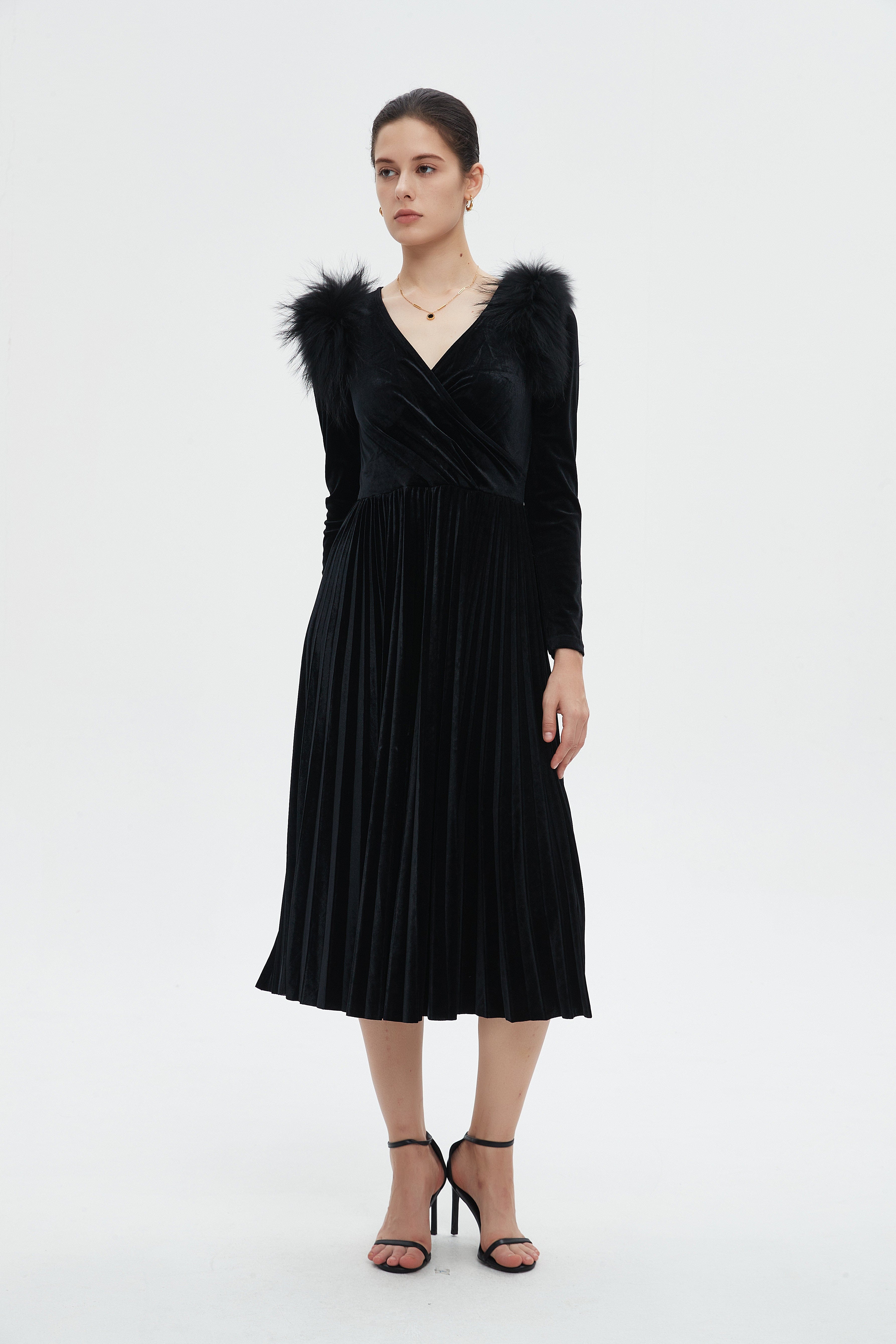 ميكا فستان نسائي بكم طويل وأزرار أمامية للركبة