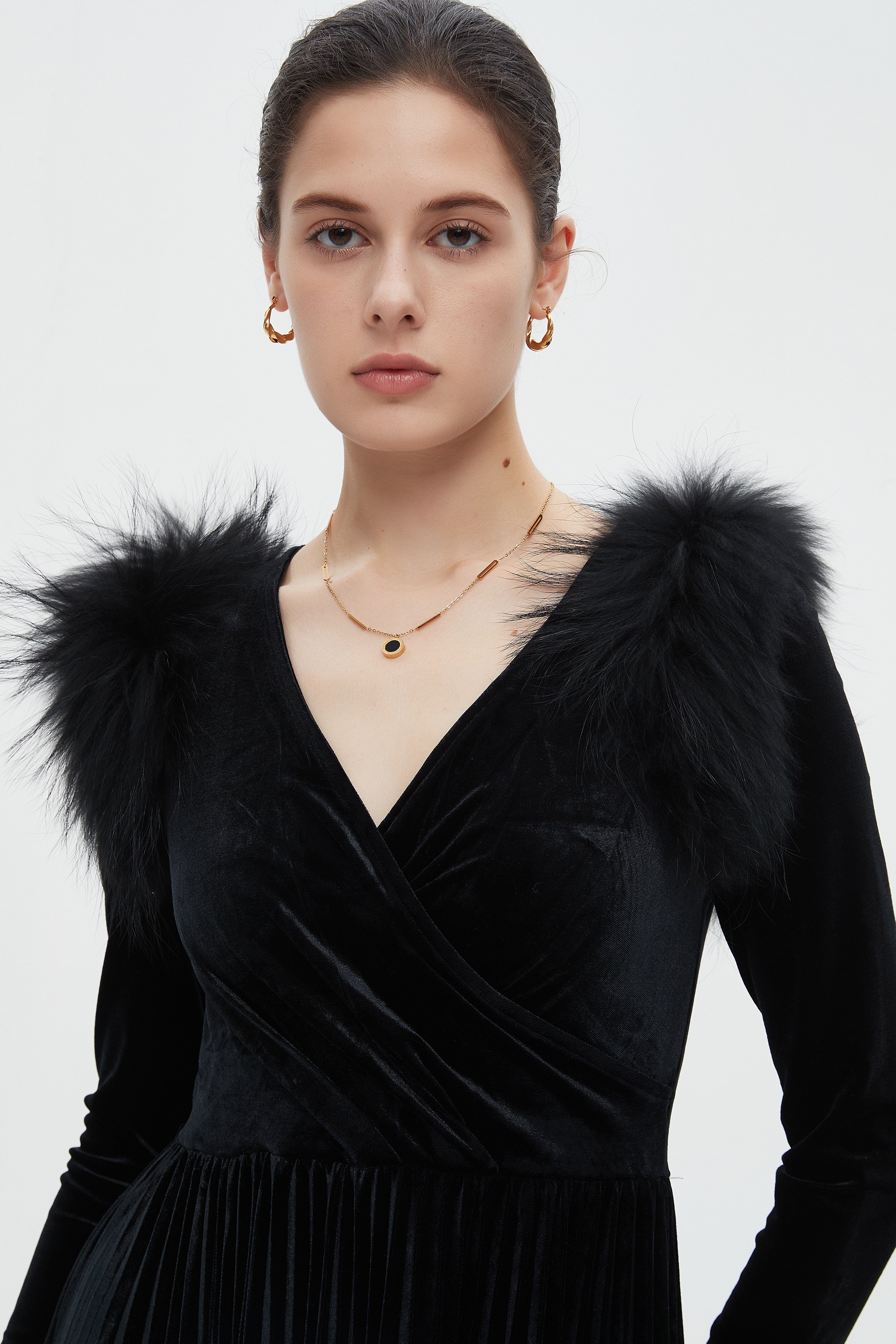 ميكا فستان نسائي بكم طويل وأزرار أمامية للركبة