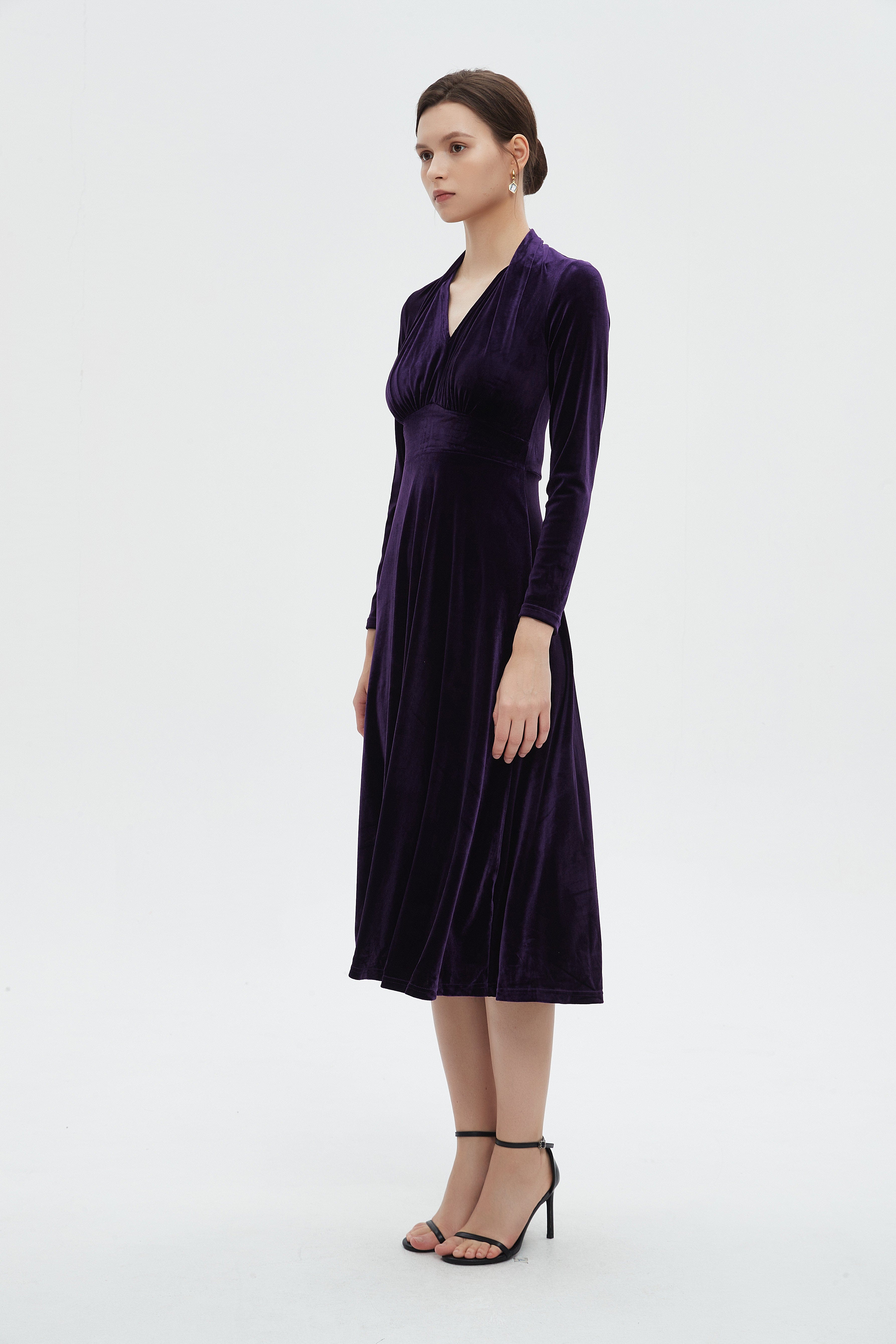 ميكا فستان مخملي نسائي للركبة بأكمام طويلة ونصف كشكش