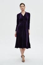 ميكا فستان مخملي نسائي للركبة بأكمام طويلة ونصف كشكش