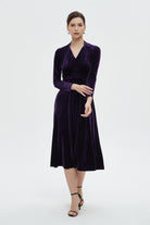 ميكا فستان مخملي نسائي للركبة بأكمام طويلة ونصف كشكش