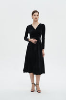 ميكا فستان نسائي مخملي ميدي بأكمام طويلة