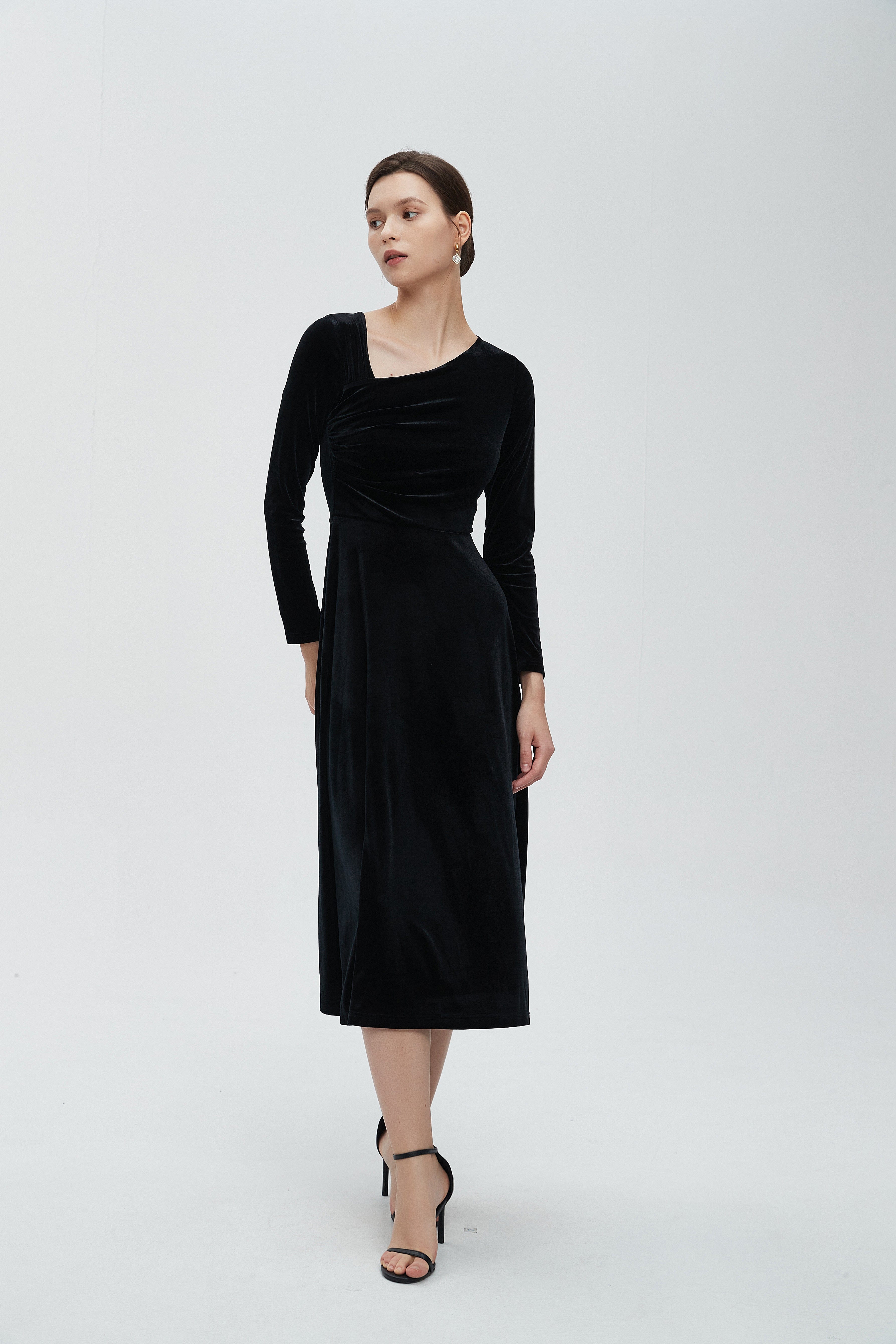 ميكا فستان نسائي للركبة مخملي بكم طويل وقصه رقبة V