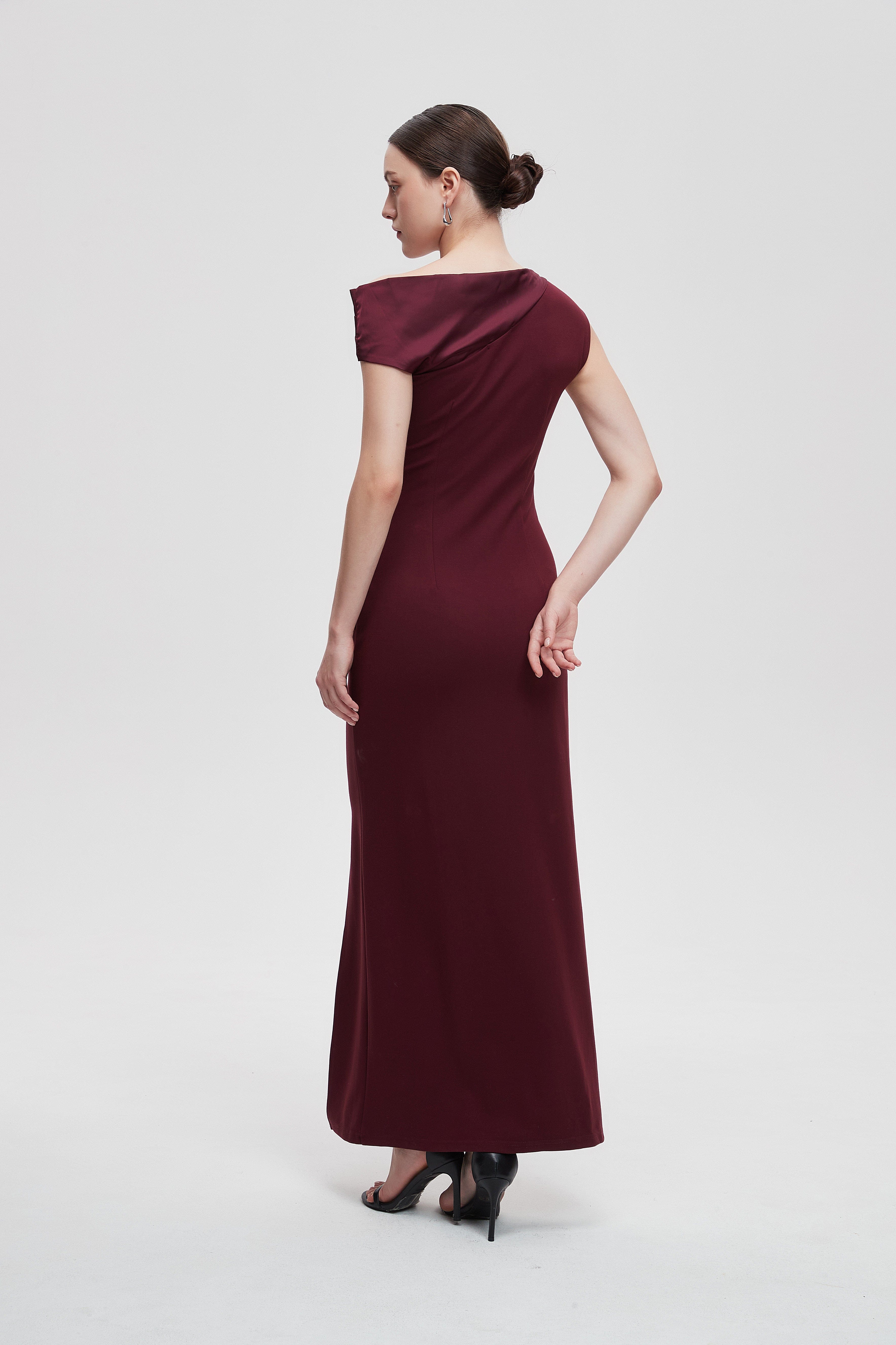 Long Plain Dress without Sleeves Fashion.sa Long Plain Dress without Sleeves Fashion.sa