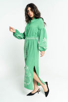 ببل فاشن فستان نسائي طويل منقوش من الكم ومن الاسفل وبحزام على الخصر