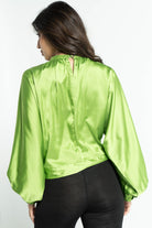 داليدرس بلوزة نسائي سادة بف بتطريز على الرقبة