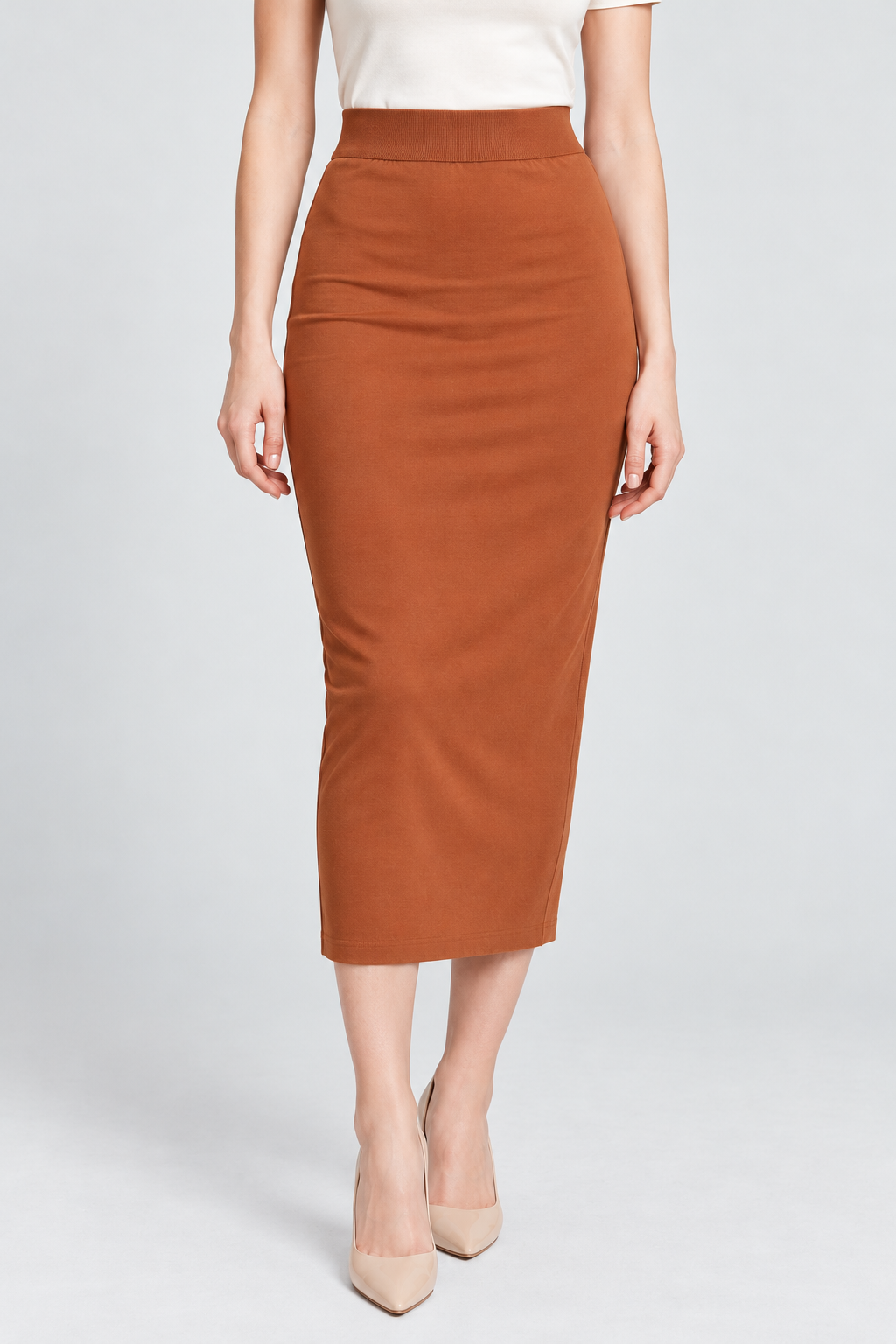 BS8033 brown garment front - model Maria