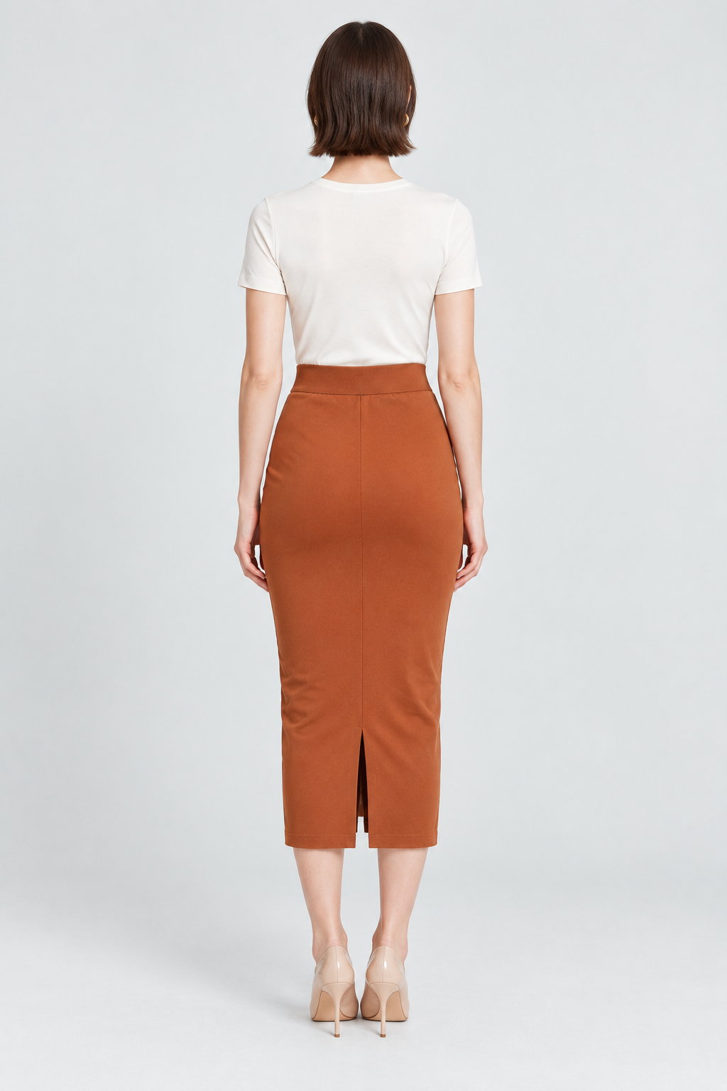 BS8033 brown back - model Maria