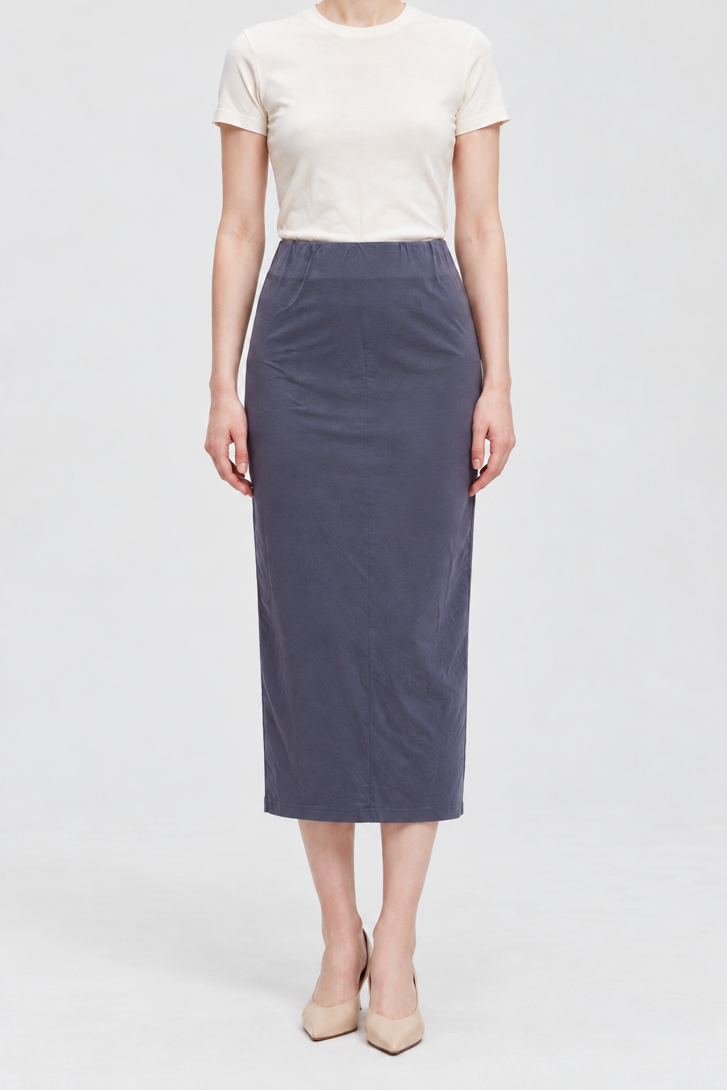 BS8035 grey garment front - model alice